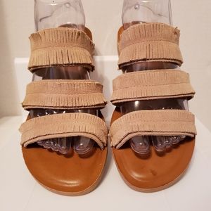 Lucky Brand LK- Hegen Tan Fringes Sandals, Size:8M (EUC)